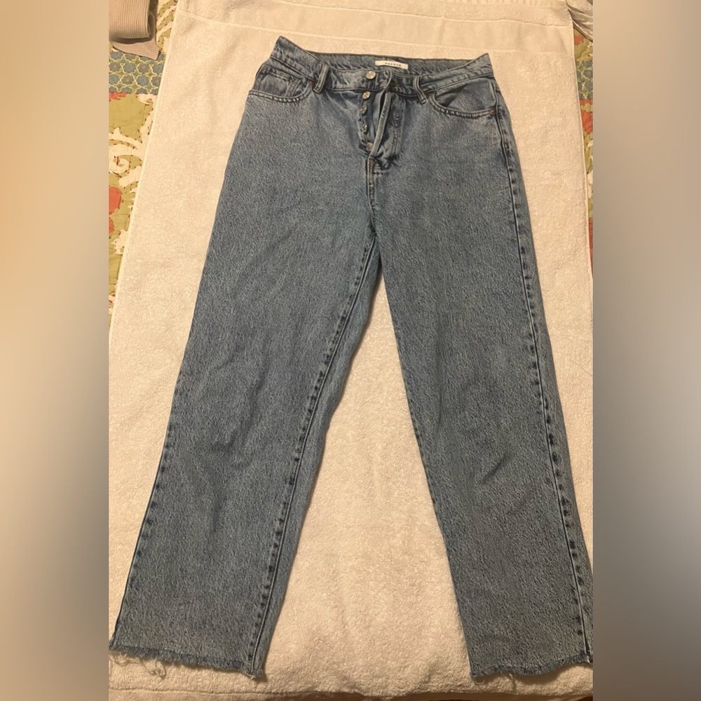 Pacsun medium wash cropped straight jeans size 28